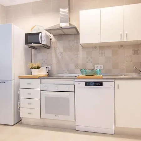 La Plaza-colon * فيلافرانكا دي لوس باروس